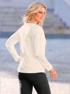 T-shirt Col Rond Manches Longues Avec Boutons Décoratives 6 T-shirt Col Rond Manches Longues Avec Boutons Décoratives -Promos Mode Exquise Boutique 003.00PRO22632 A02.004