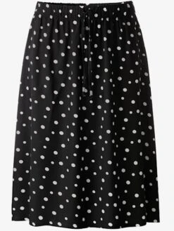 Jupe Cloche Imprimée En Viscose Ceinture élastique Longueur Genou 8 Jupe Cloche Imprimée En Viscose Ceinture élastique Longueur Genou -Promos Mode Exquise Boutique 187.00KAT25241 A02.001